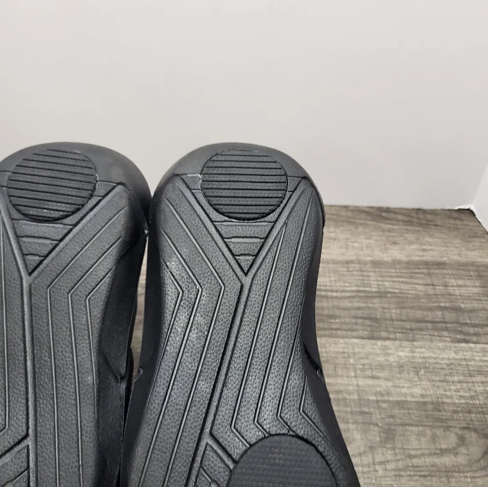 Muvez 2.0 Dual Sole Slip On Shoes Comfort Men’s Size 8 Black
